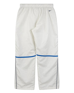 Nike Hose Vintage Weiss XXL 2000er – Rückansicht (KI-Darstellung des Originalfotos)